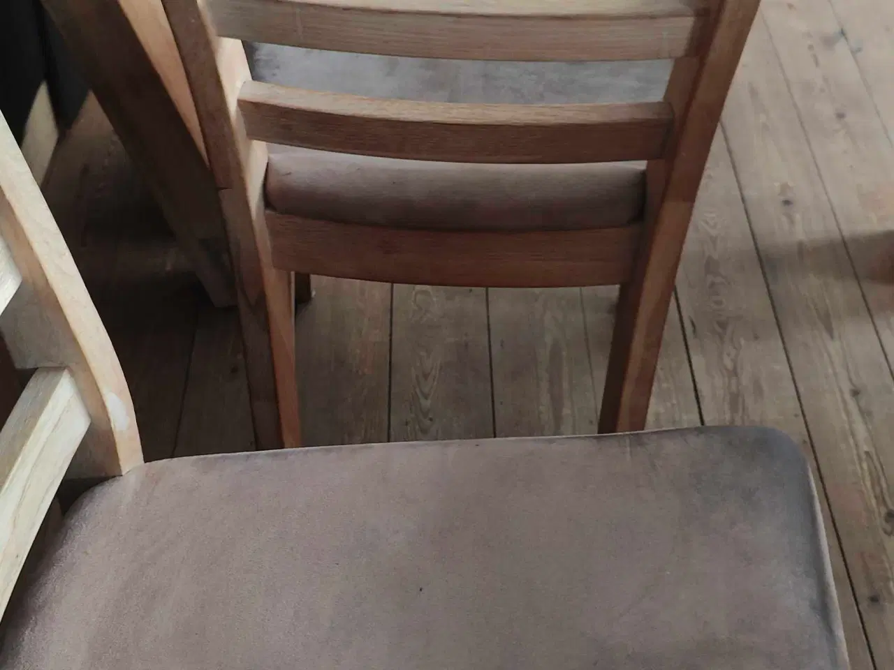 Billede 2 - Spisebord massiv Egetræ + 6 stole 