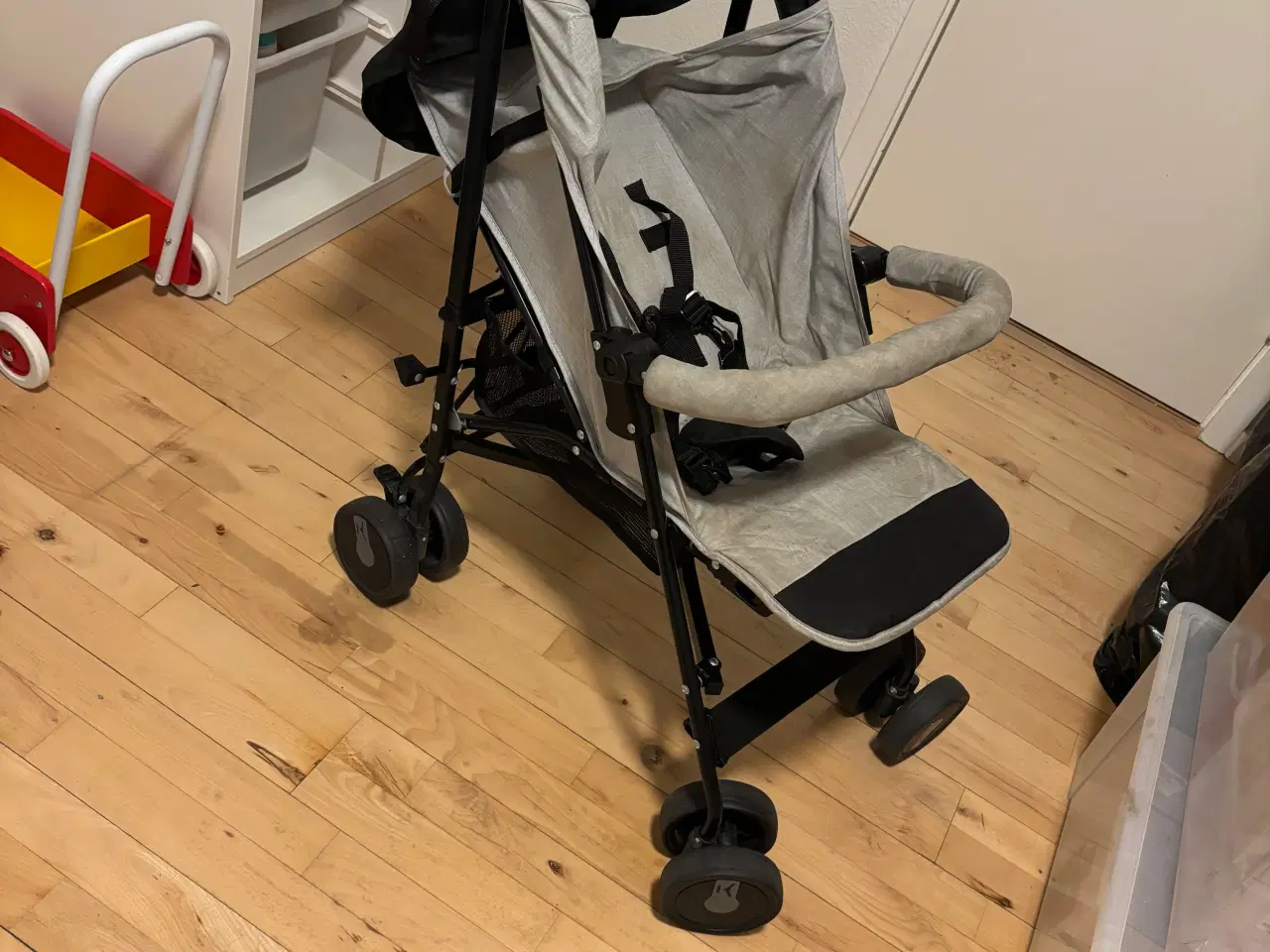 Billede 3 - Klapvogn. Grå 