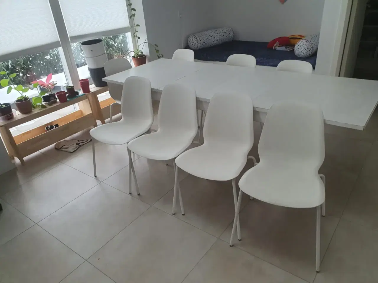 Billede 2 - Ikea spisebord med 8 stole. Fejler ikke noget