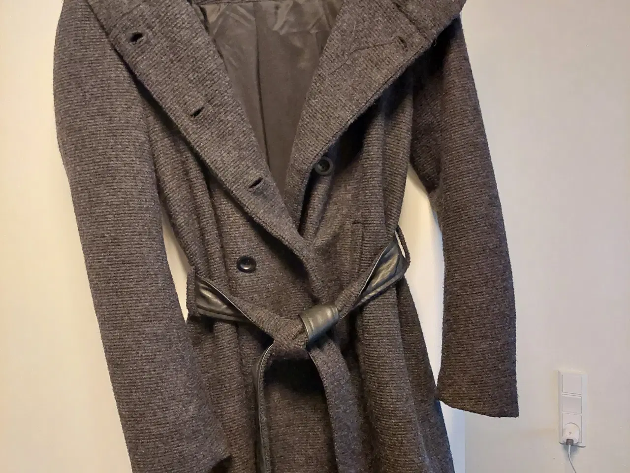 Billede 3 - Uldjakke med bælte