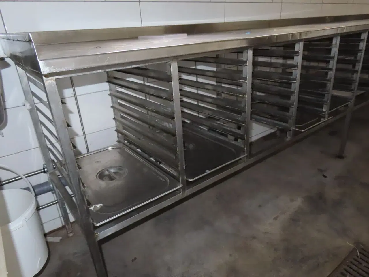 Billede 4 - Rustfri stålbord, ca. 5 meter