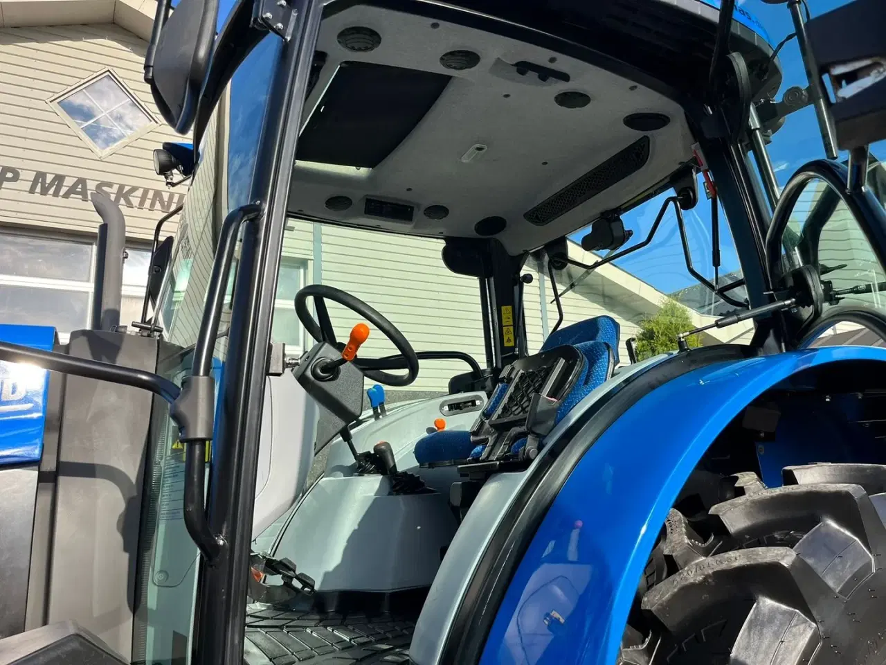 Billede 5 - New Holland T5.90S Med vendergear ved rettet og krybegear.