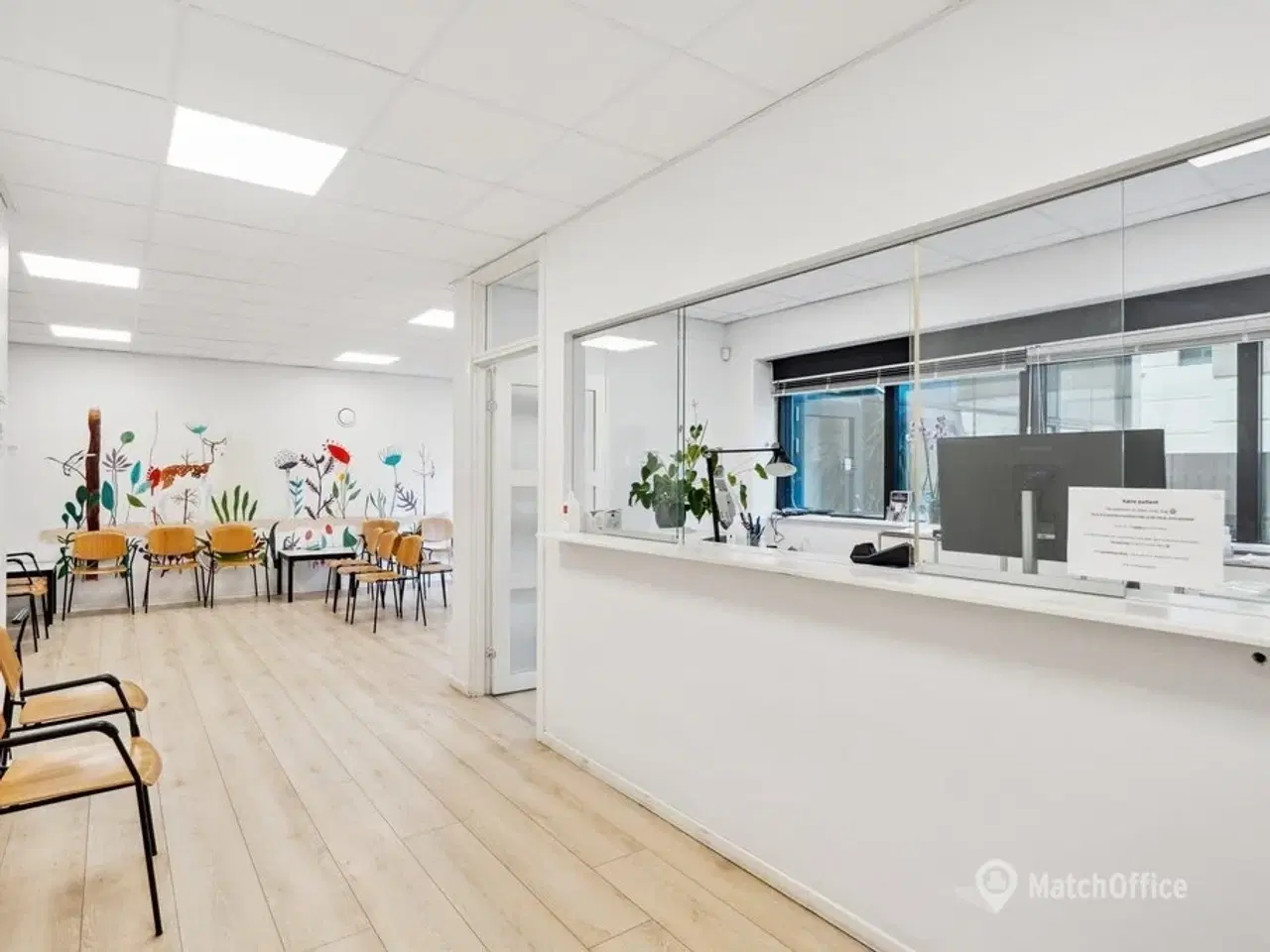 Billede 2 - Kliniklejemål lige ved Hundige Station og Waves