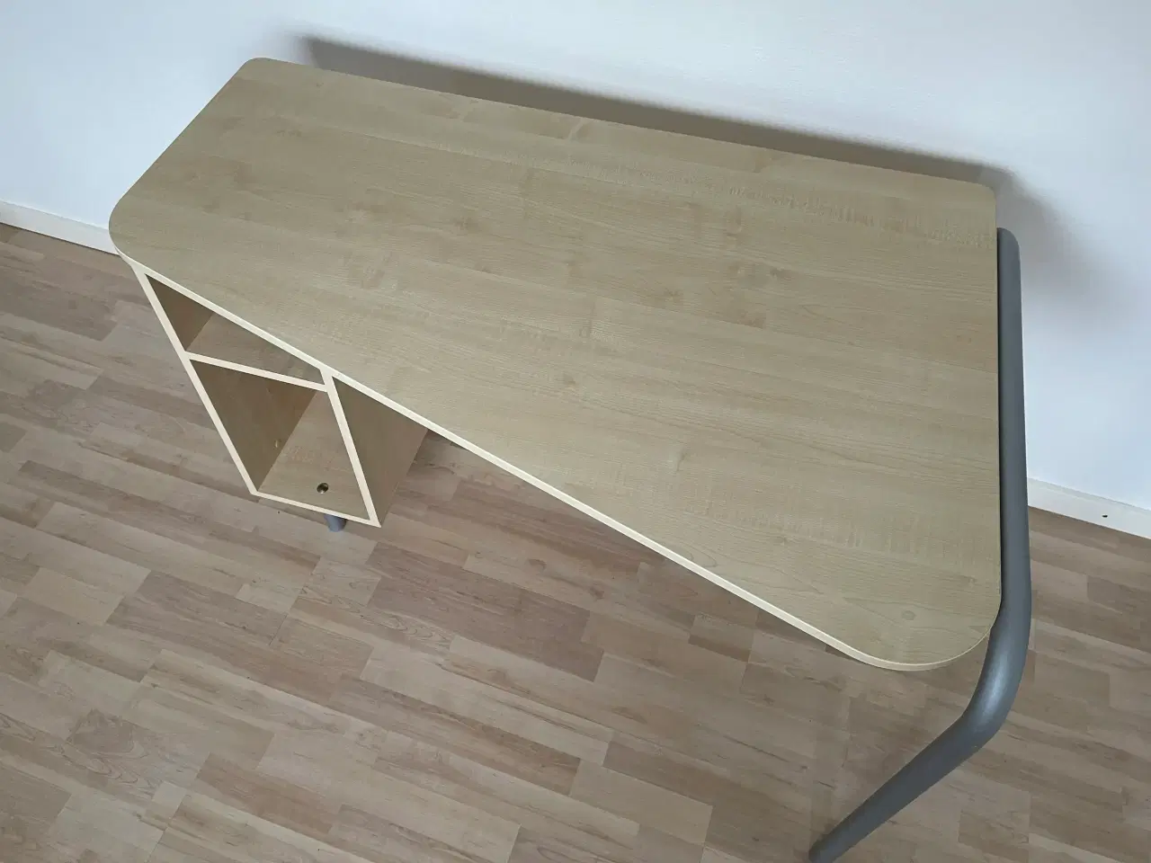 Billede 3 - Skrivebord i lys bøg.