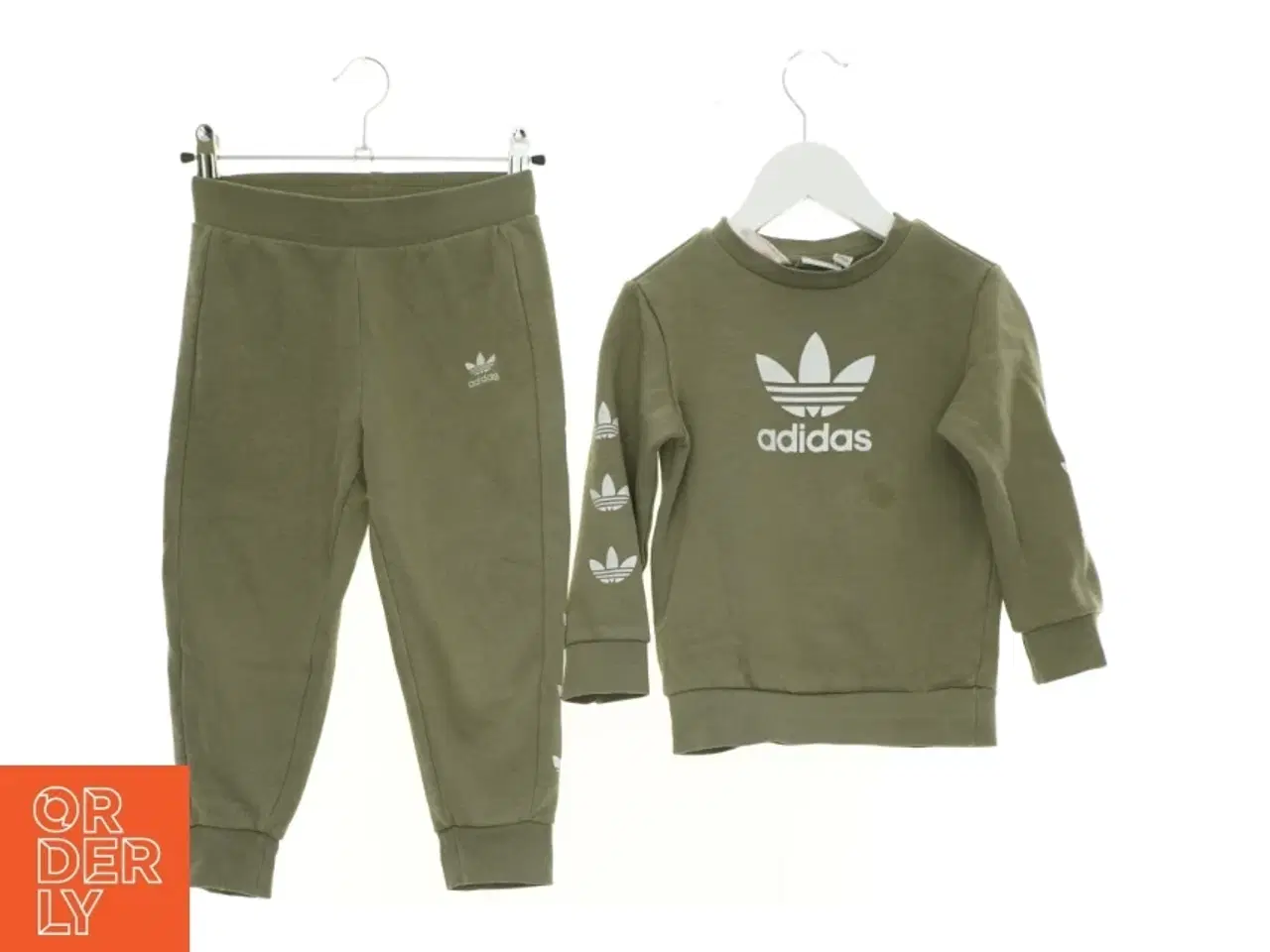 Billede 1 - Sæt træningstøj fra Adidas (str. 104 cm)