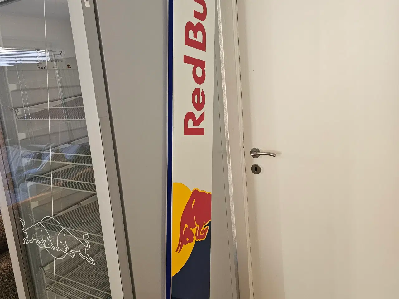 Billede 2 - RED BULL MEGACOOLER – STORT DISPLAYKØLESKAB