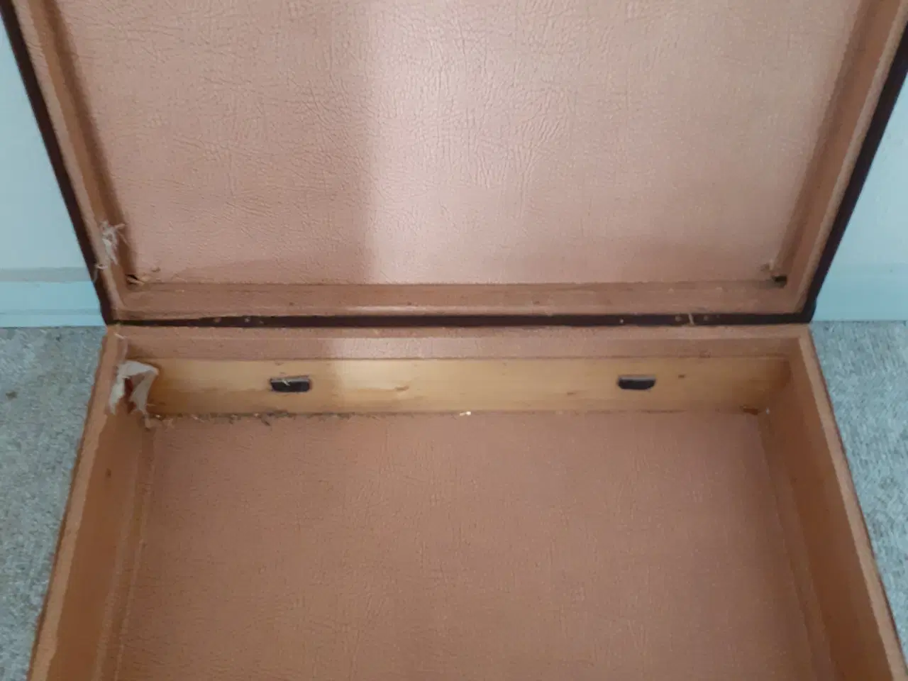 Billede 6 - Gl kuffert.