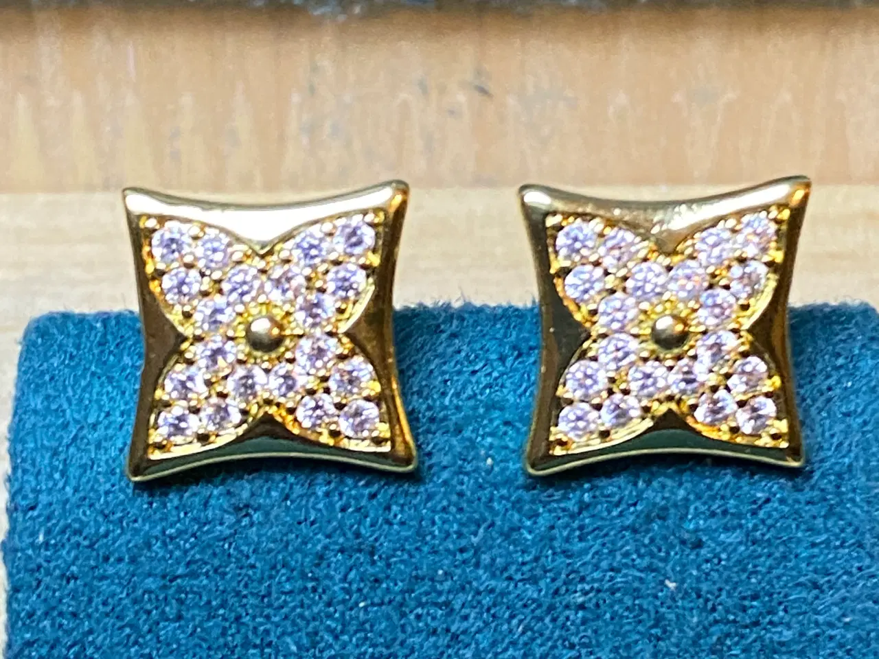 Billede 3 - 18K Guldbelagt Smykkesæt