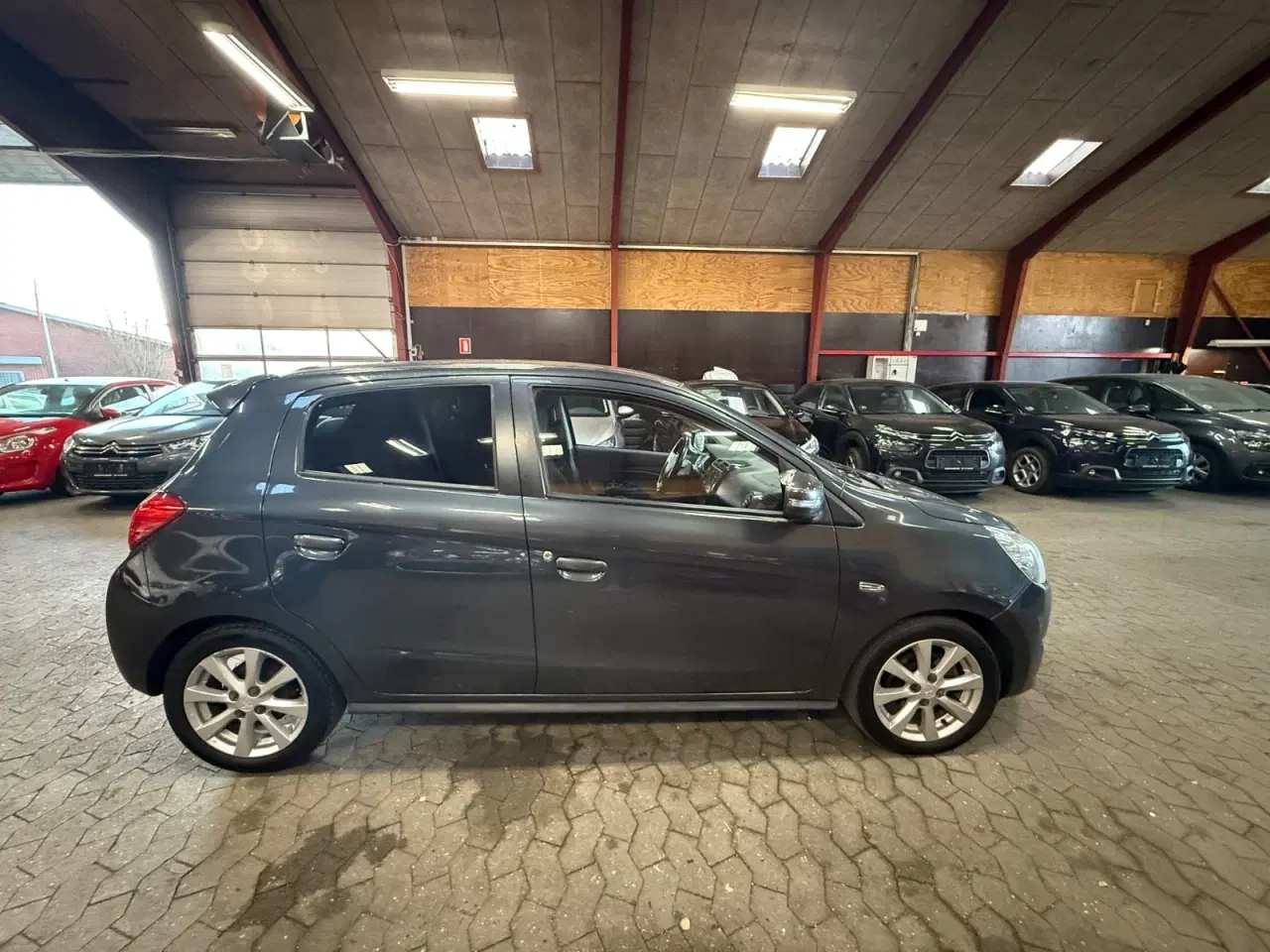 Billede 4 - Mitsubishi Space Star 1,2 Black & White