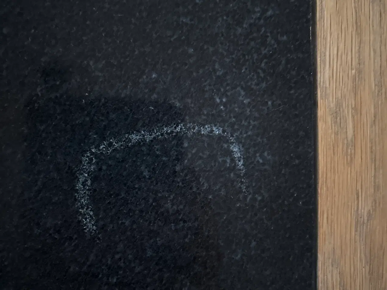 Billede 3 - Egetræs spisebord med granitplader