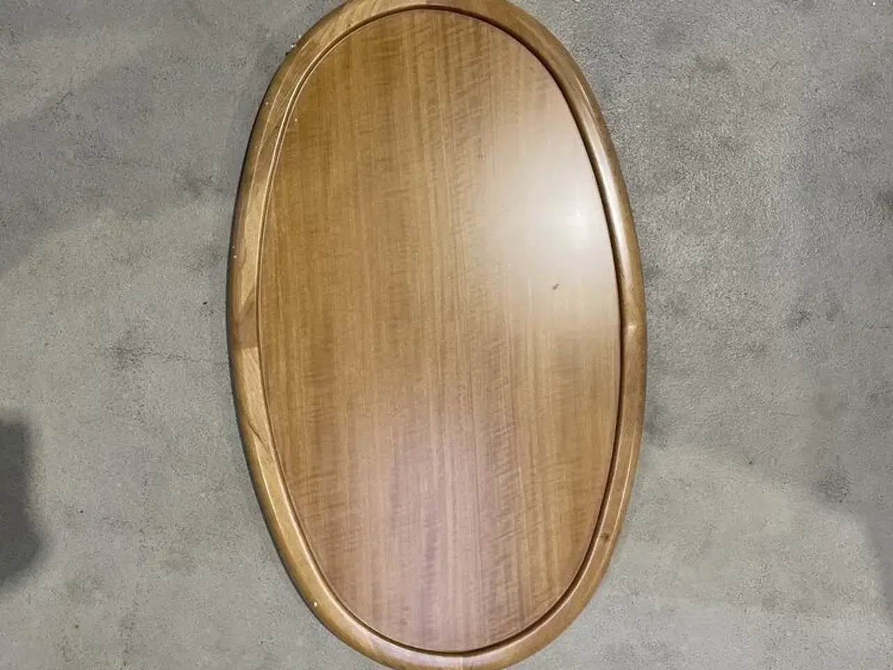 Billede 1 - OVAL BORDPLADE AF TRÆ UDEN MONTERINGSHULLER