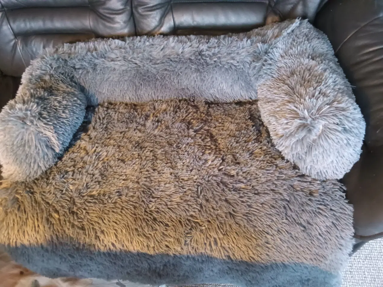 Billede 2 - Lækker pude/tæppe til sofa
