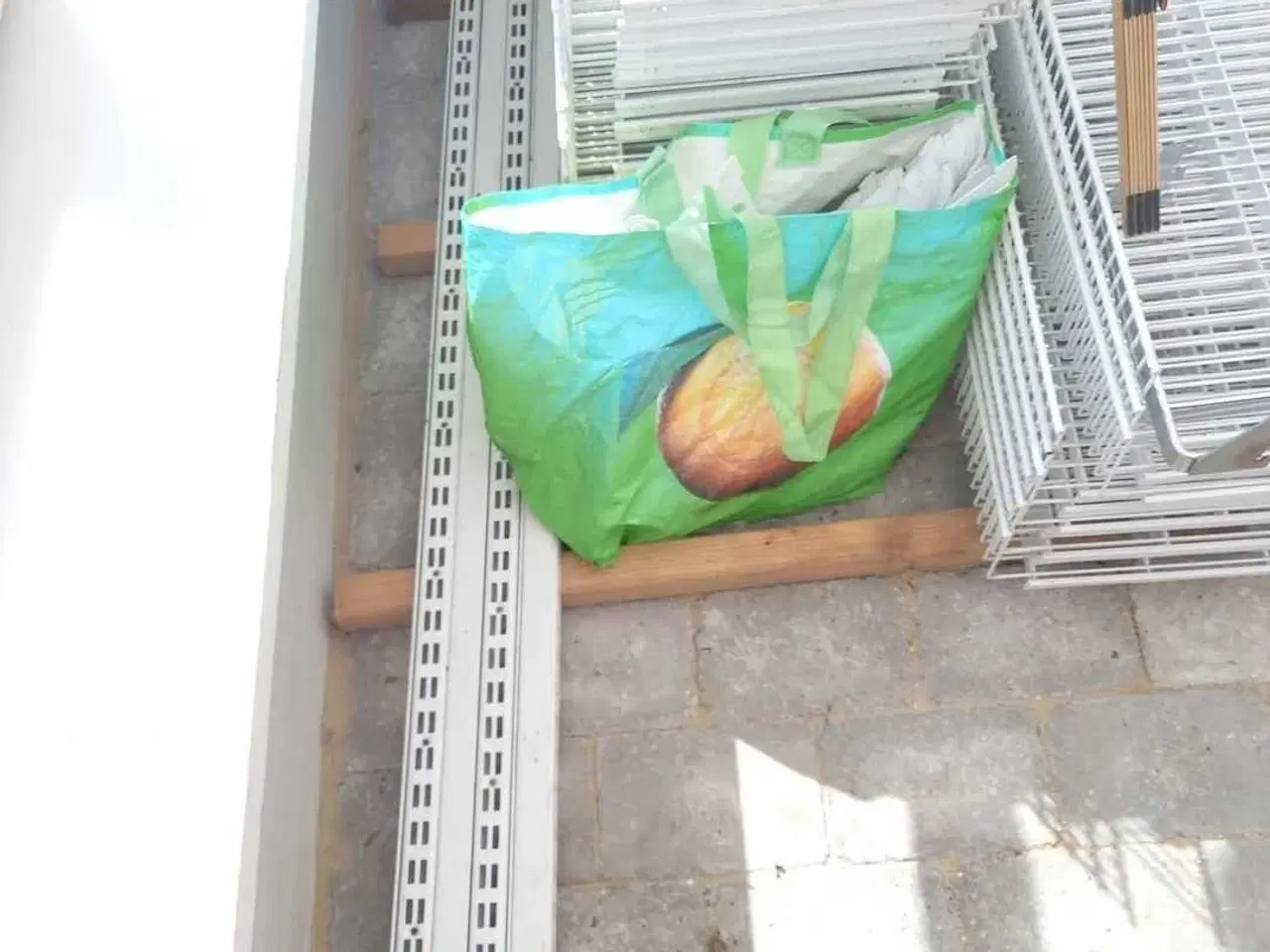 Billede 4 - Work ind closet Butiksreol sælges 