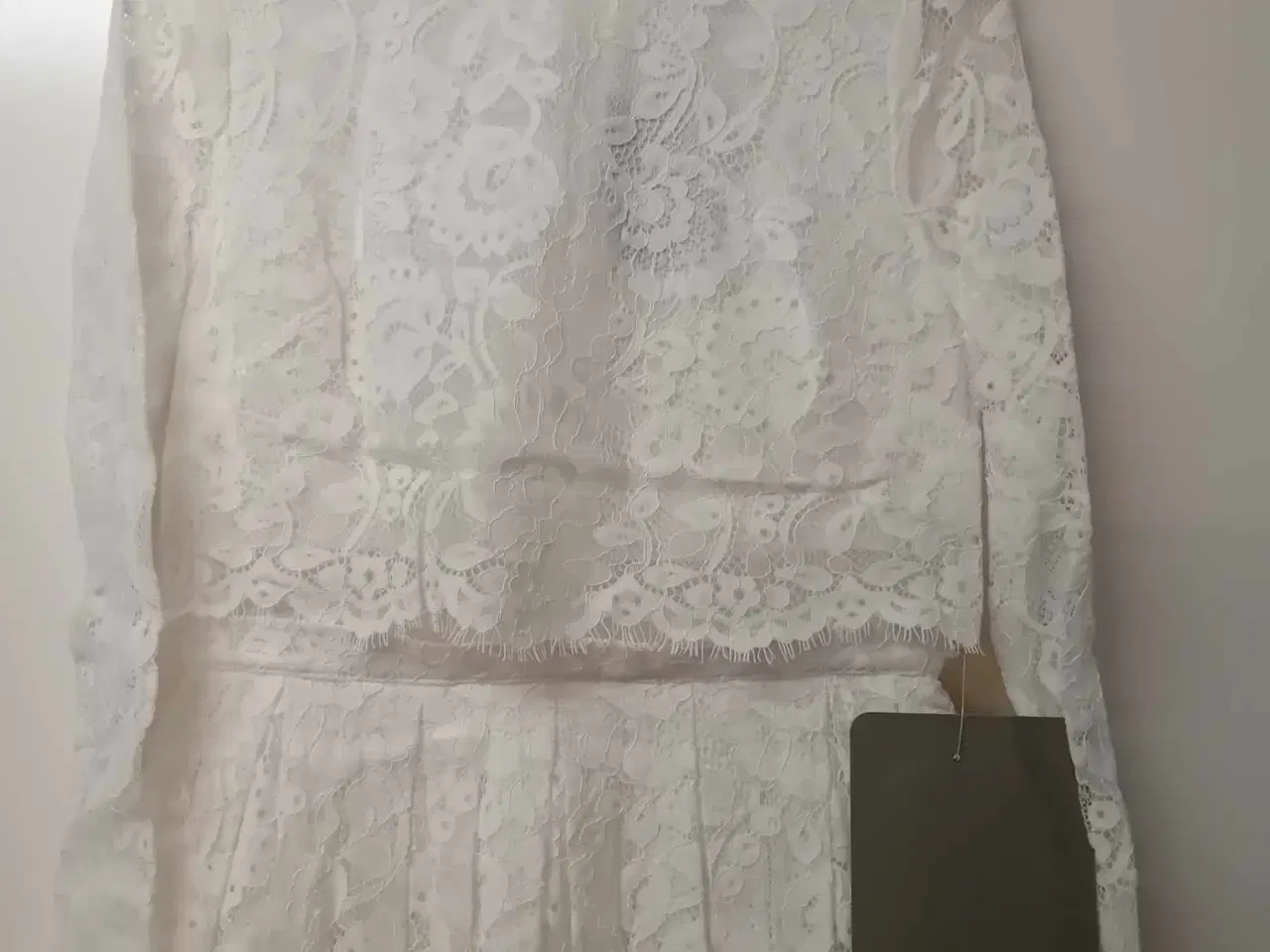 Billede 8 - Ny brudekjole med ærmer str.40 fra asos bridal.