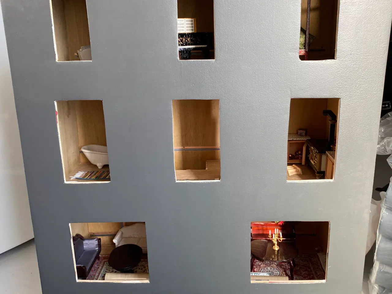 Billede 1 - Stort dukkehus med 11 rum