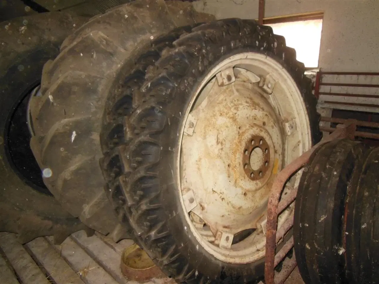 Billede 1 - - - - 9,5 R 44, passer til Ford traktor
