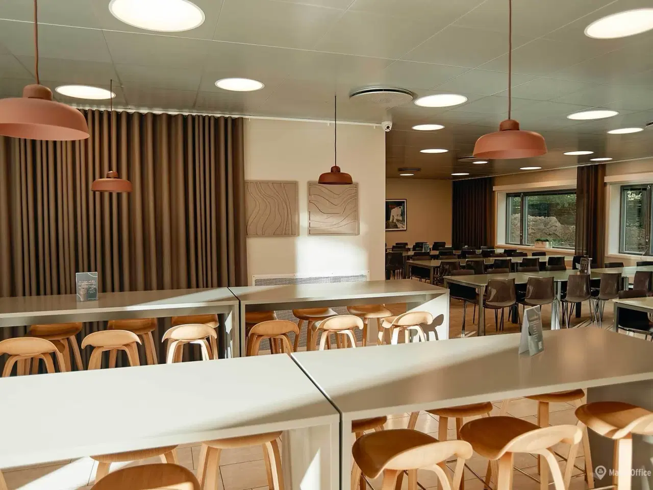 Billede 8 - Åbent kontormiljø i serviceret flerbrugerhus med stærk strategisk beliggenhed