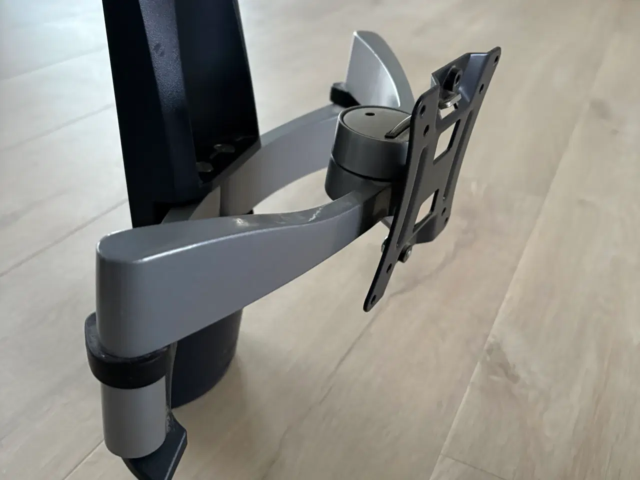 Billede 1 - Tv ophæng ( vogels )