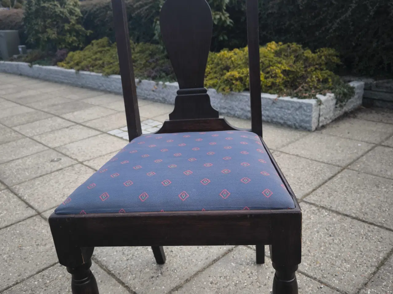 Billede 4 - Spisebord med hollands udtræk og 8 stole.