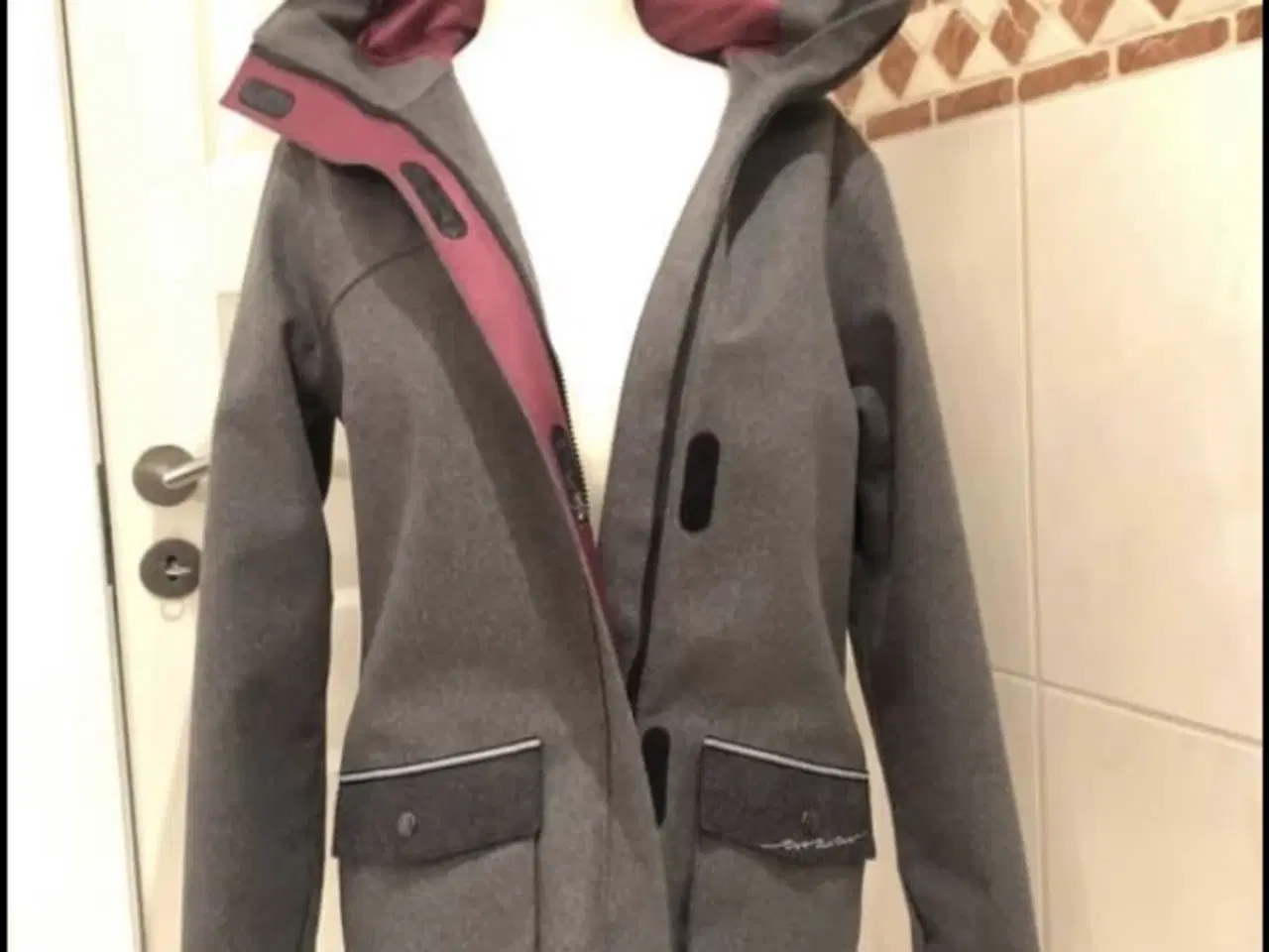 Billede 1 - Flot uldjakke