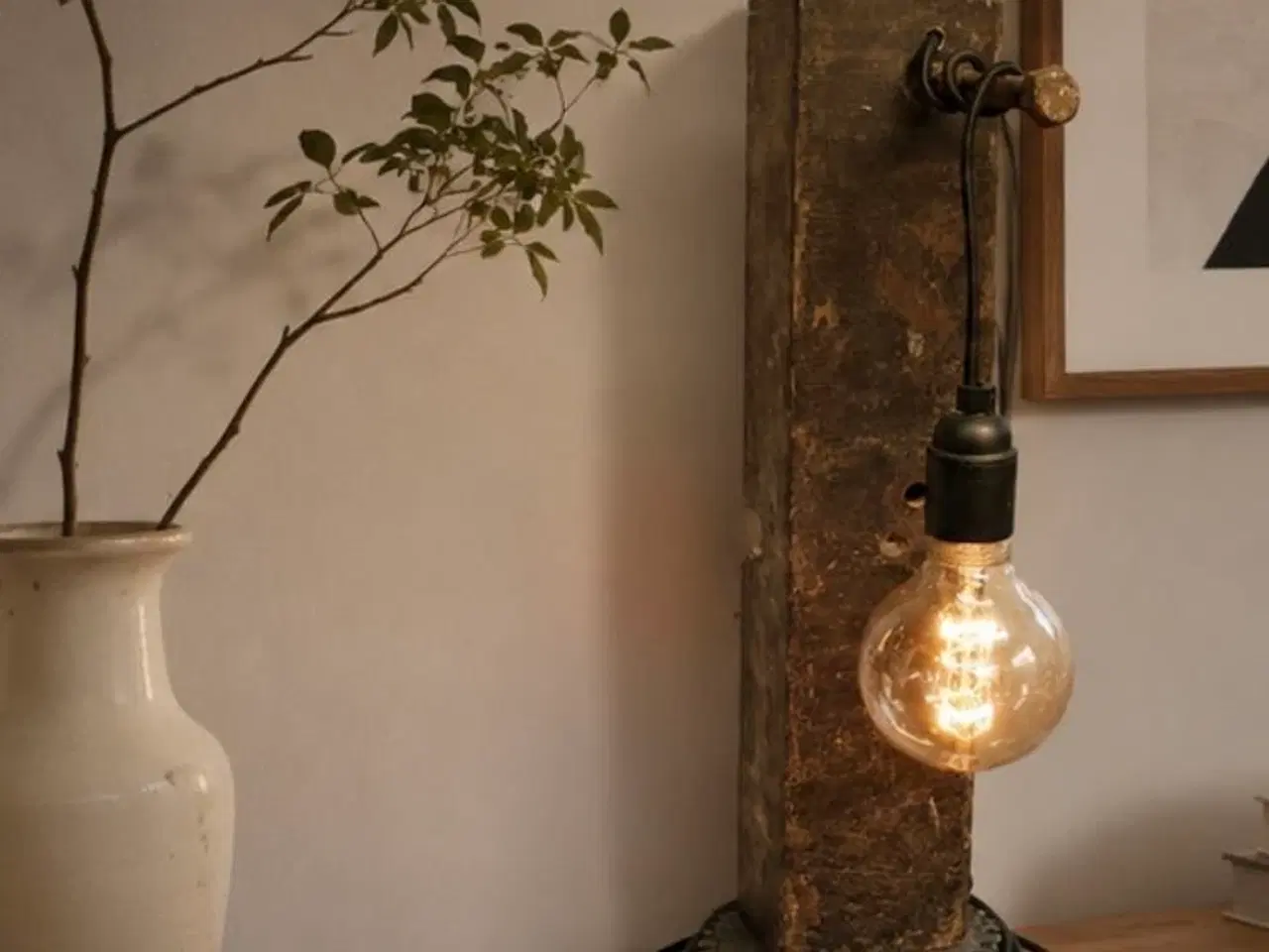 Billede 2 - Bordlampe i træ