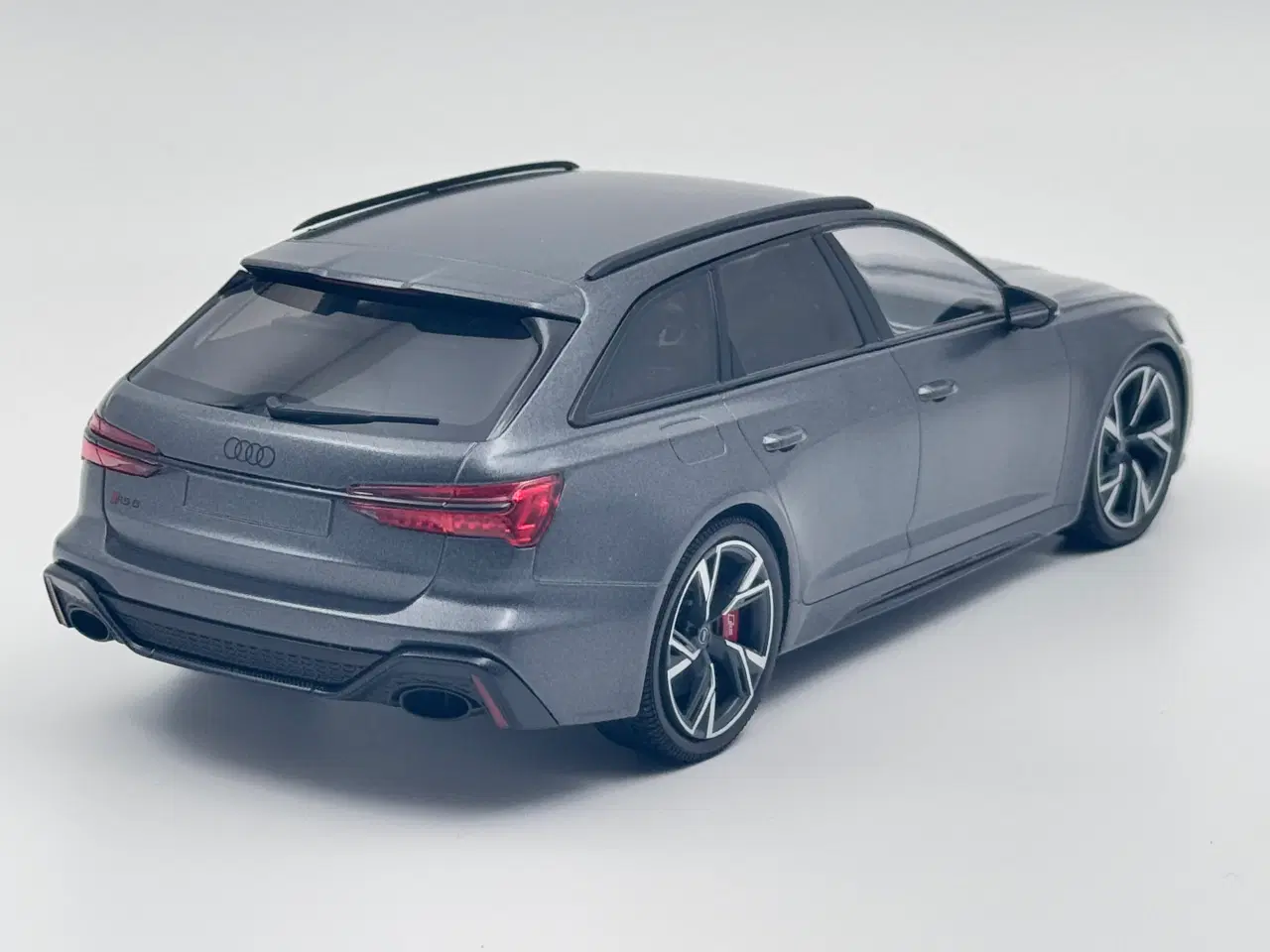 Billede 5 - 2021 Audi RS6 Avant MINICHAMPS - 1:18