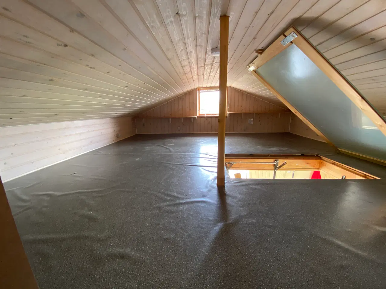 Billede 6 - Velholdt kolonihavehus med solceller og stor grund