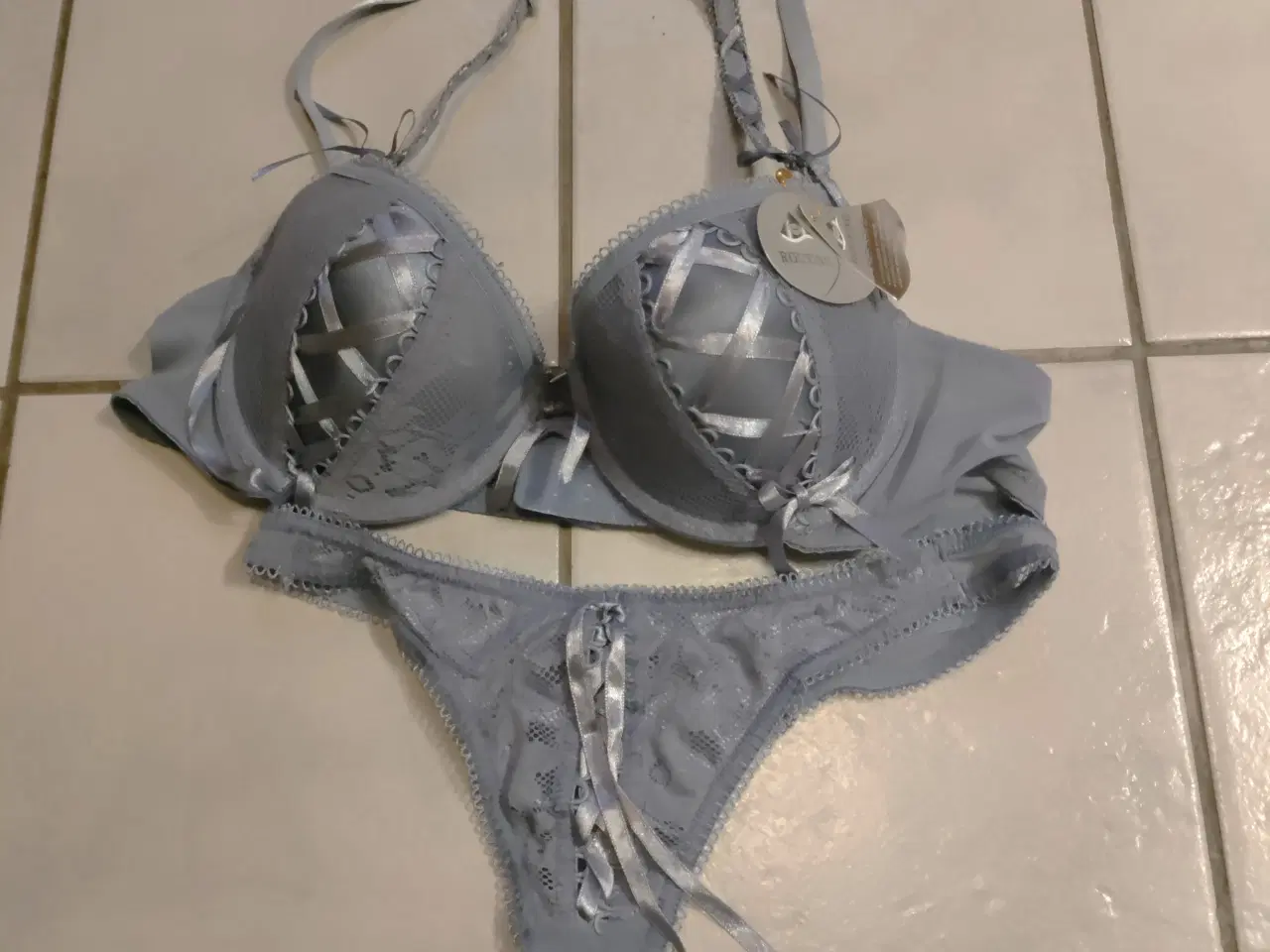 Billede 1 - BH Sæt PushUp med Satin