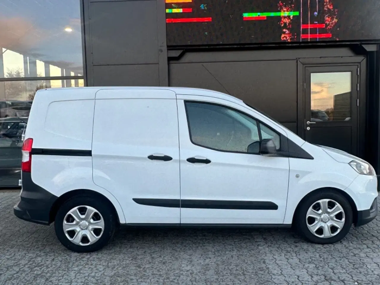 Billede 2 - Ford Transit Courier 1,5 TDCi 75 Trend