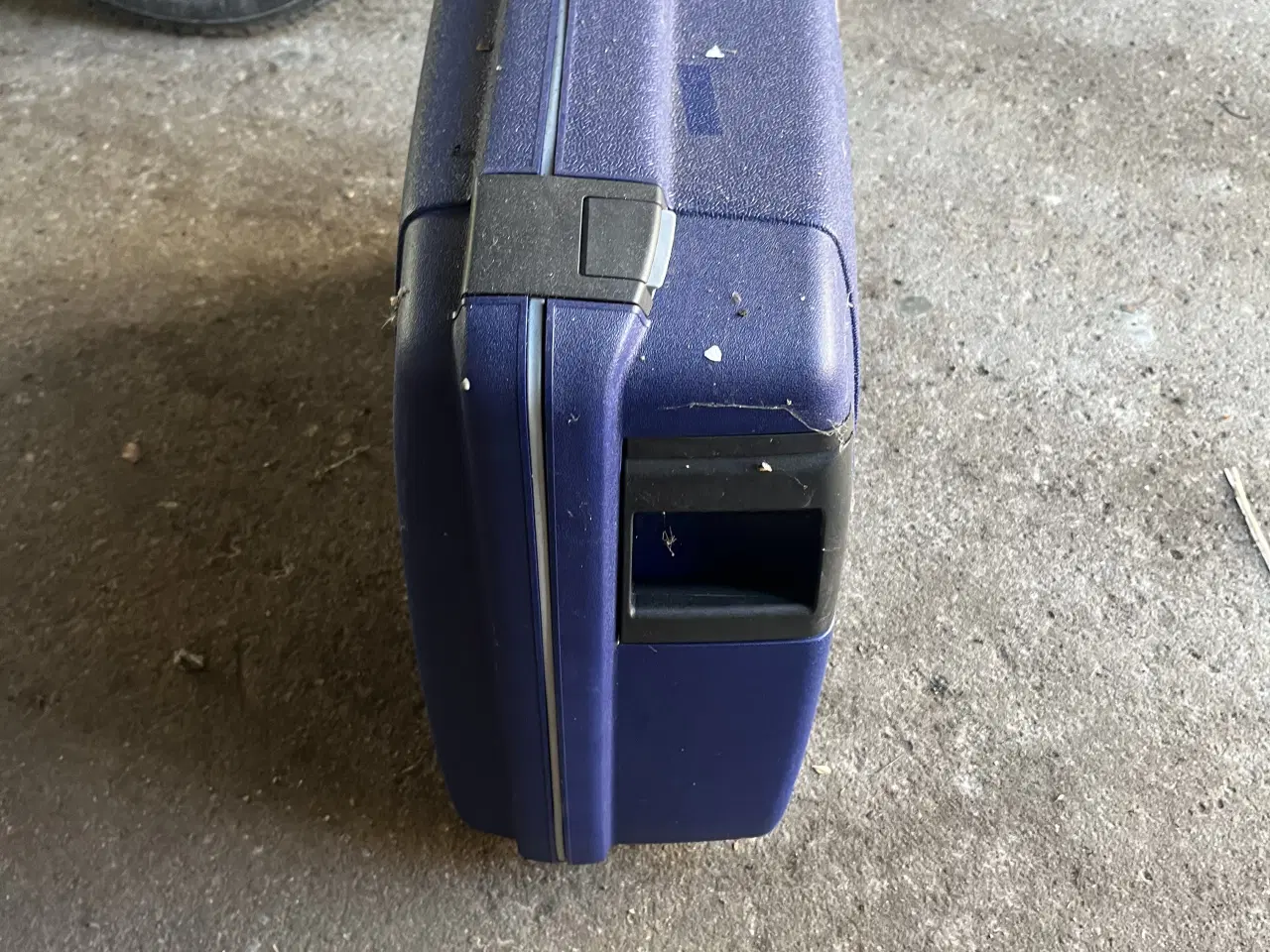 Billede 3 - Plast kuffert med kode