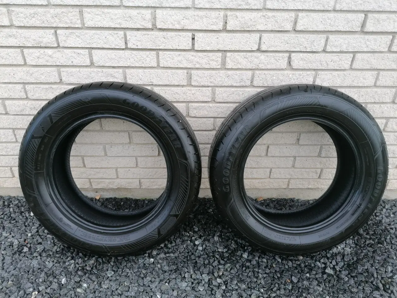 Billede 1 - 2 stk 205/60-16 Goodyear sommerdæk