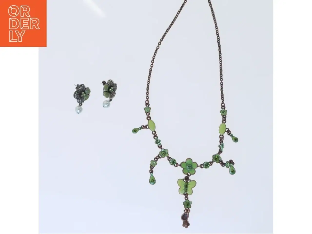 Billede 1 - Grøn halskæde og ørestikker (str. 50 cm. og. 35 mm)