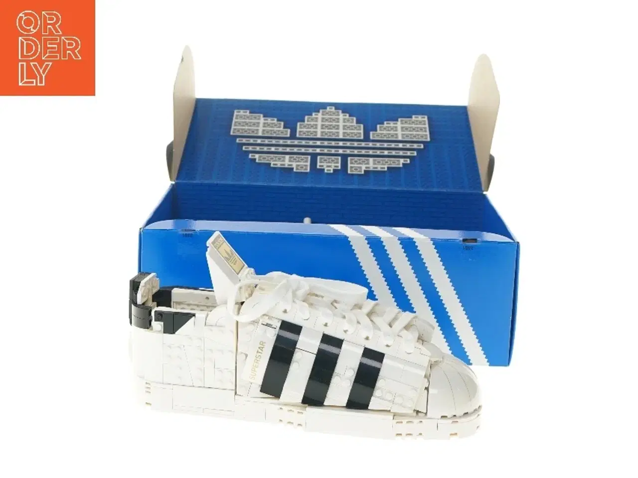 Billede 1 - LEGO Adidas Originals Superstar sæt fra LEGO Adidas (str. 11x19x32 cm)