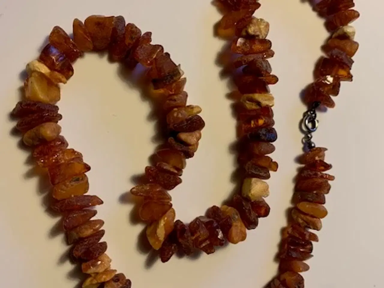 Billede 3 - Halskæde i rav - L54 cm - begrænset brugt