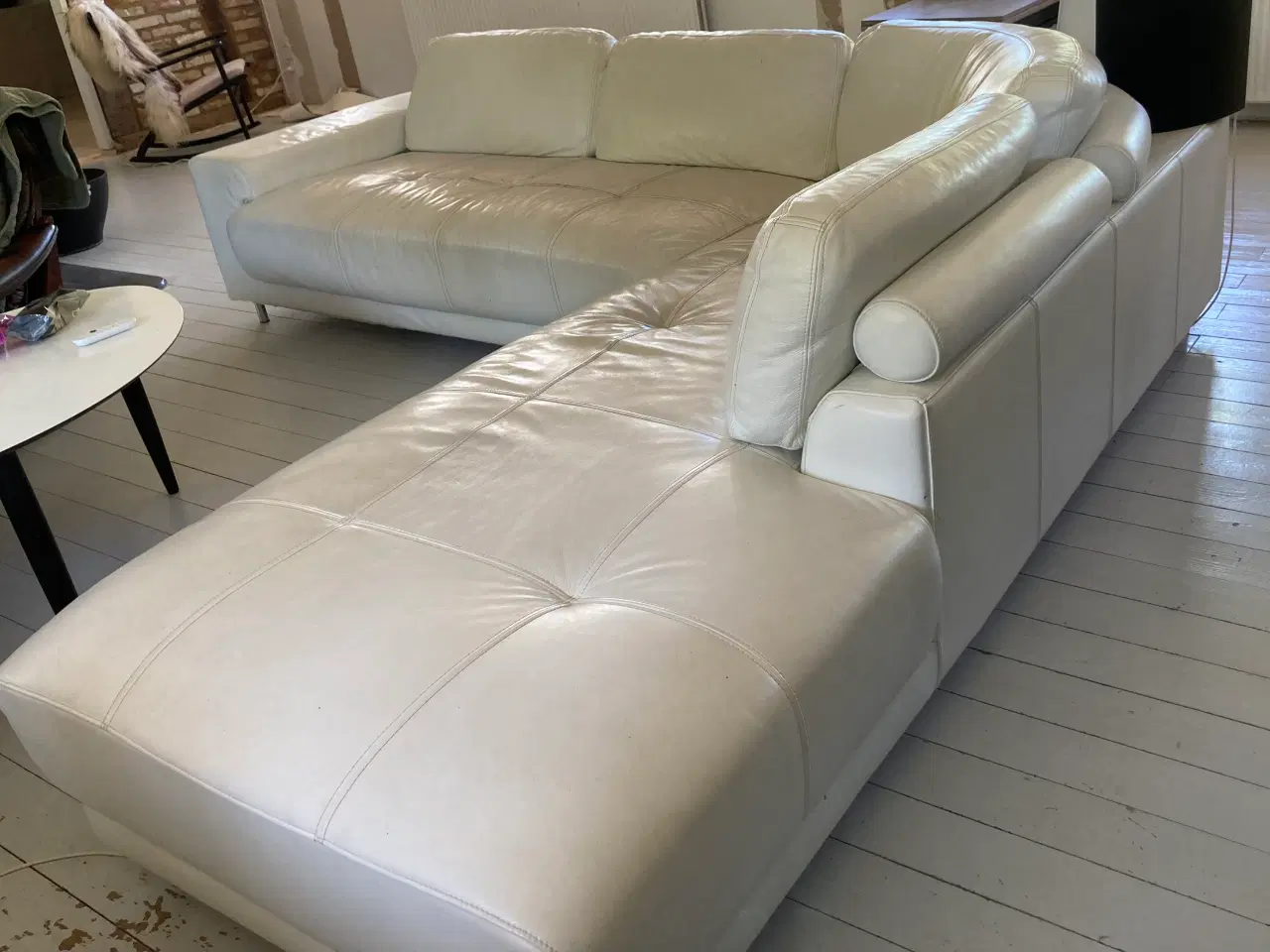 Billede 3 - Hvid lædersofa