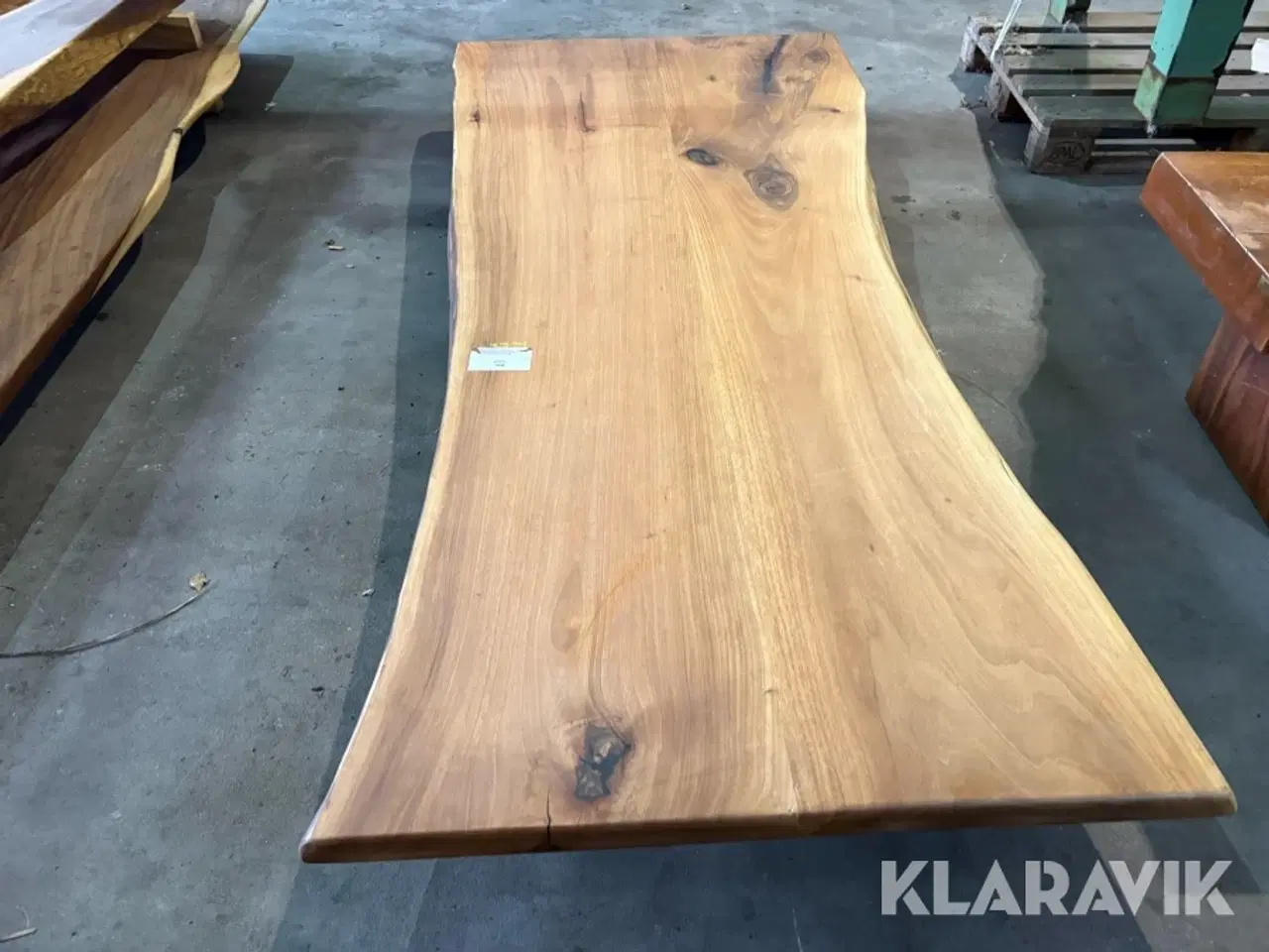 Billede 1 - Plankebordplade valnød olieret 2 planker sammensat