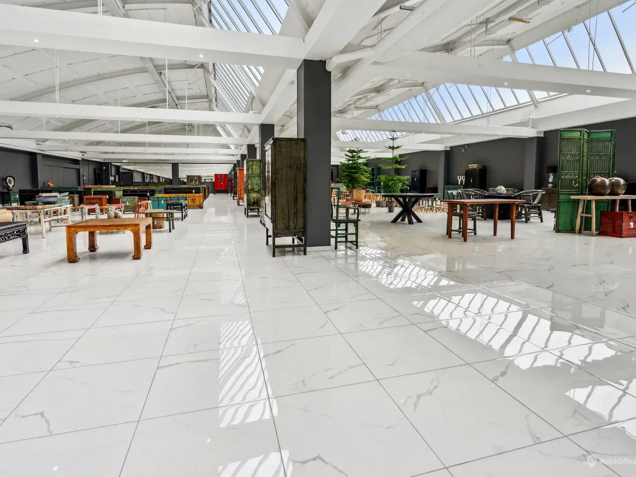 Billede 11 - Renoveret lejemål i en fabriksbygning med tilhørende stor parkeringsplads