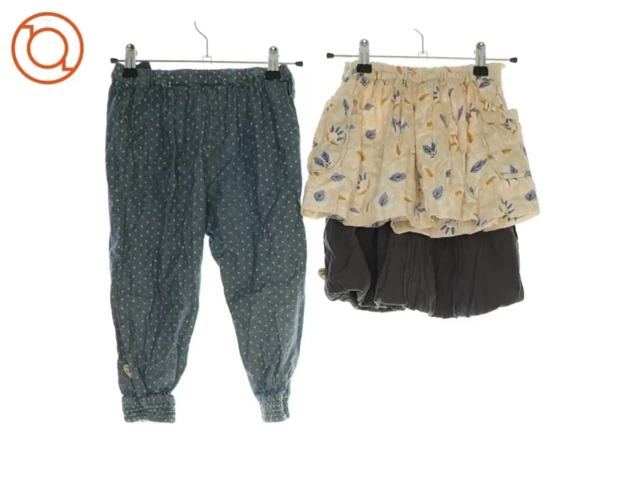 Billede 1 - Bukser og 2 nederdele (Str. 104)