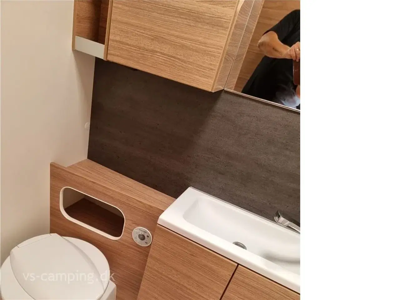 Billede 8 - 2022 - Weinsberg CaraOne 550 UK   DEN IDEELLE CAMPINGVOGN TIL DEN STORE FAMILIE 7 SOVEPLADSER