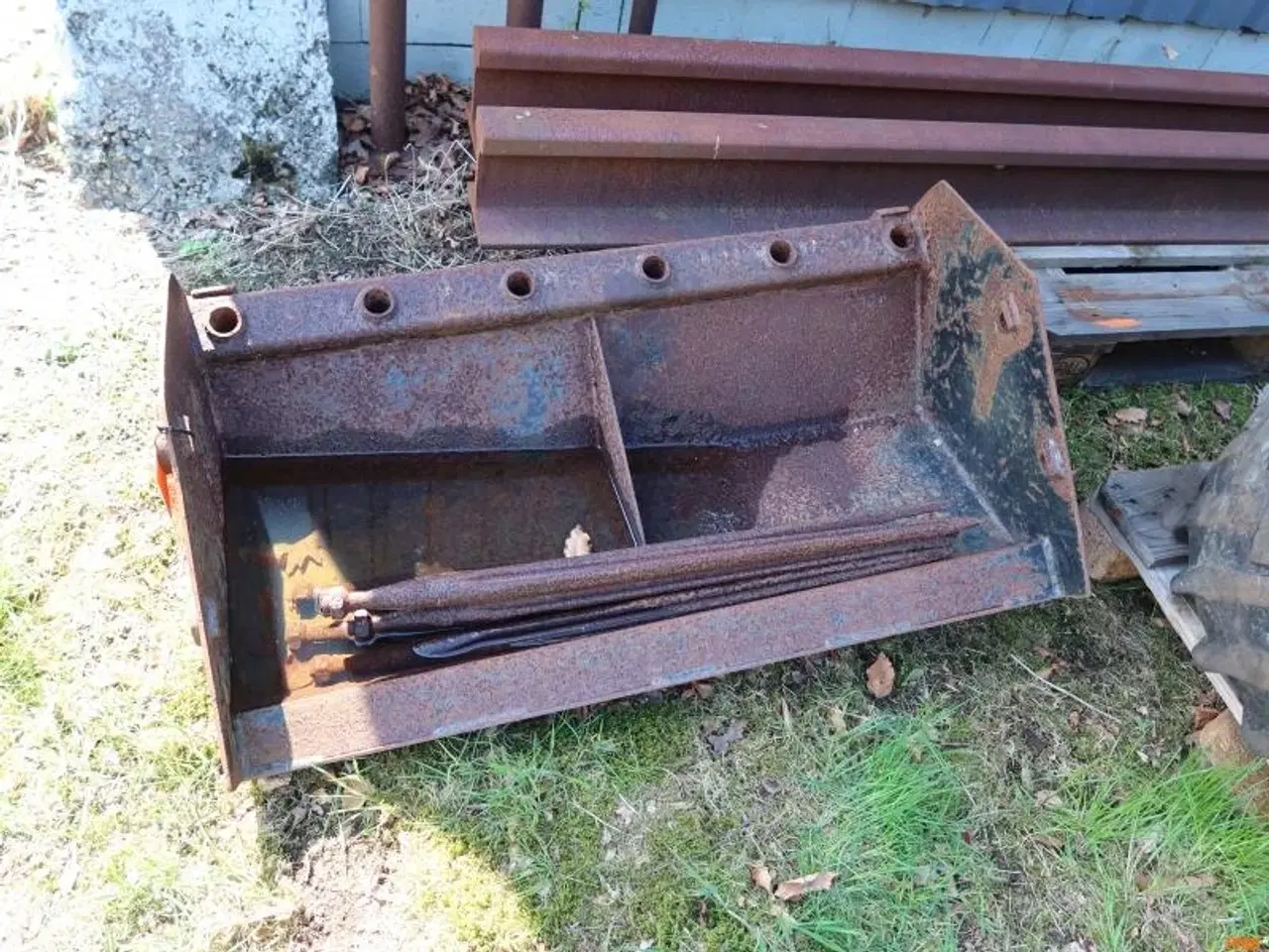 Billede 1 - SKOVL med løse