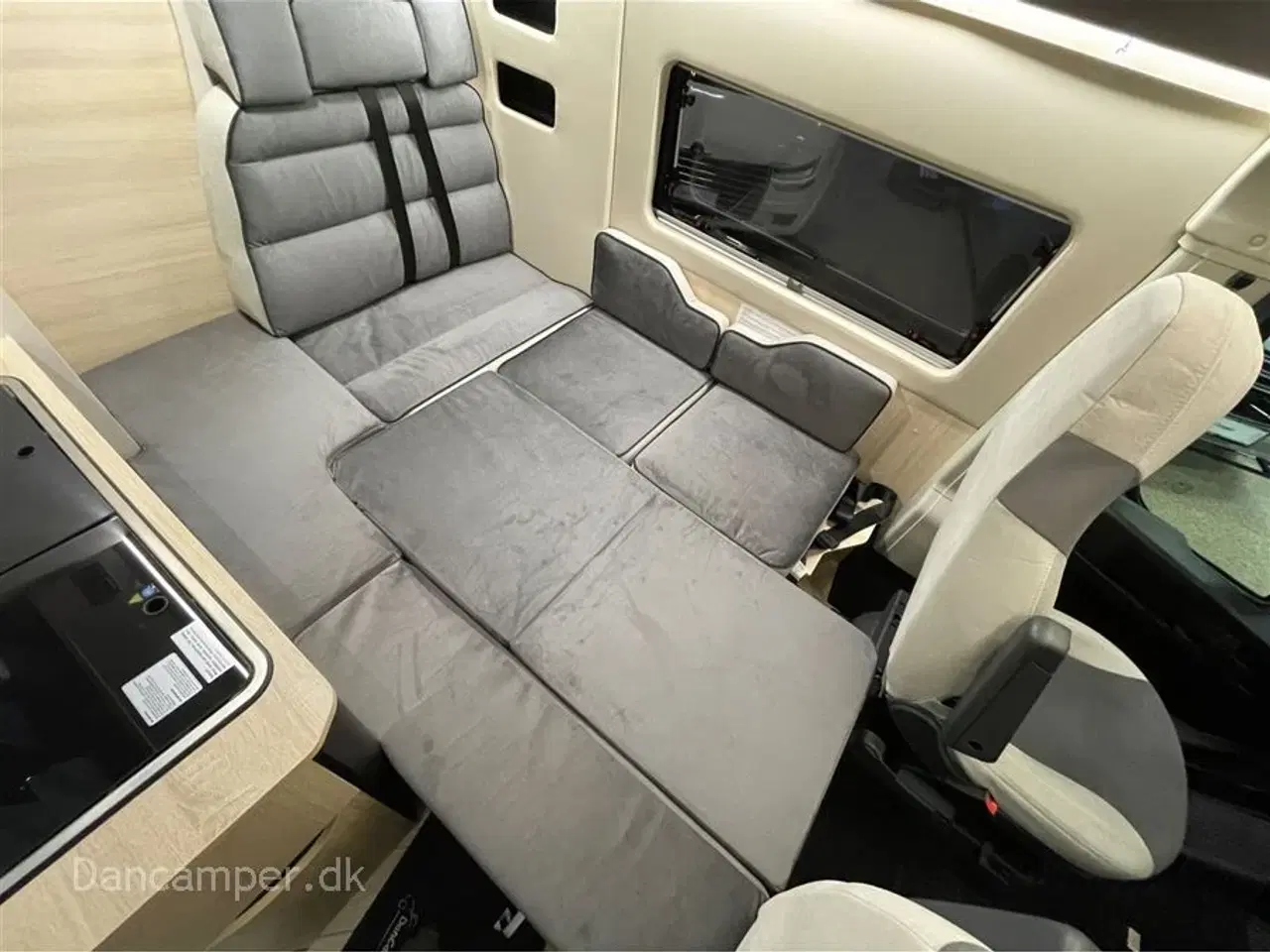 Billede 37 - 2025 - Chausson F&S Line RESERVERET - TILBUDSPRIS kr. 931.800,- SPAR kr. 21.600,- Van som familiecamper med 5 selepladser, pop-up og masser af sovepladser på kun 5,99 m længde.