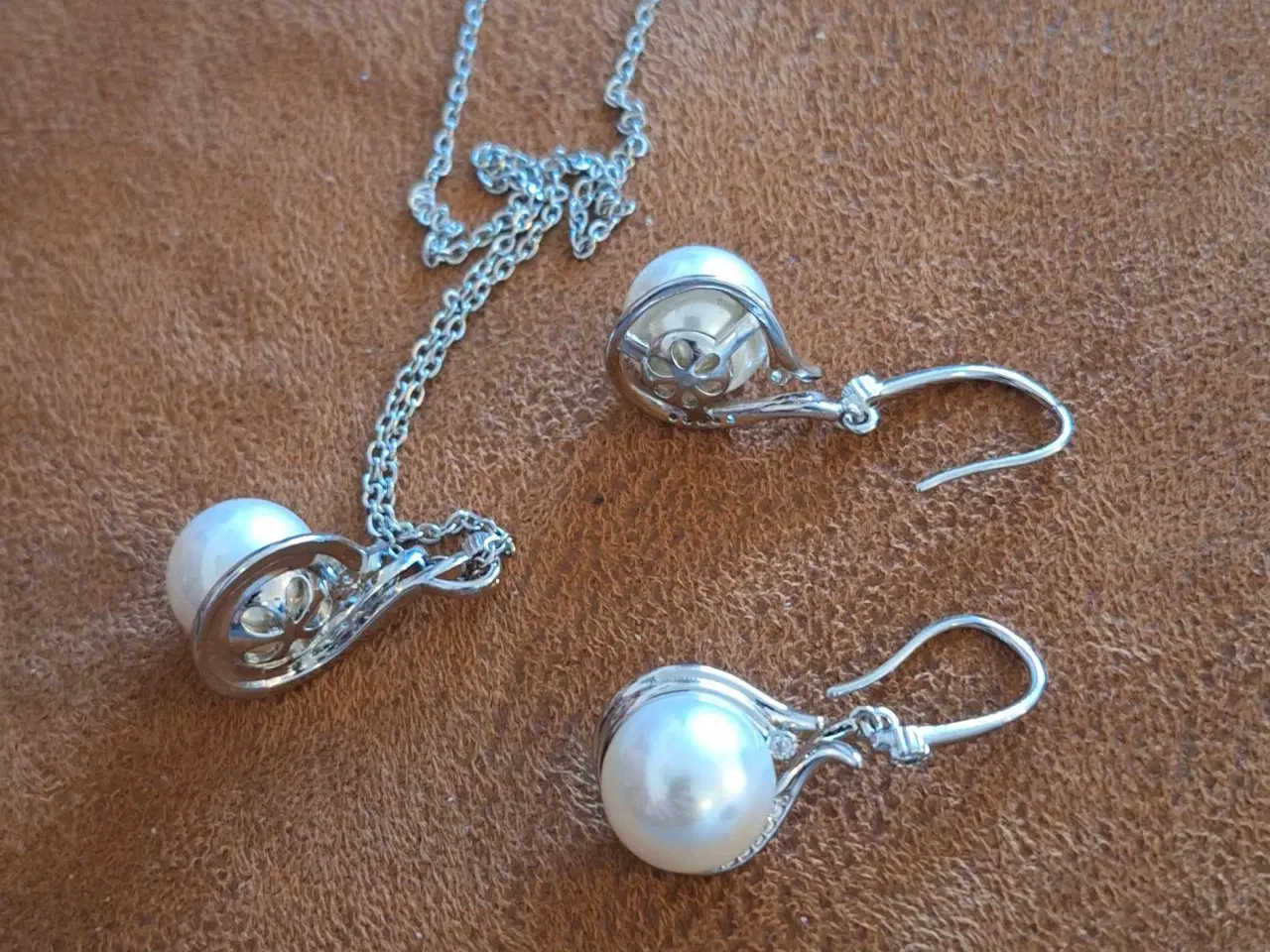 Billede 4 - Sølvfarvet smykkesæt 