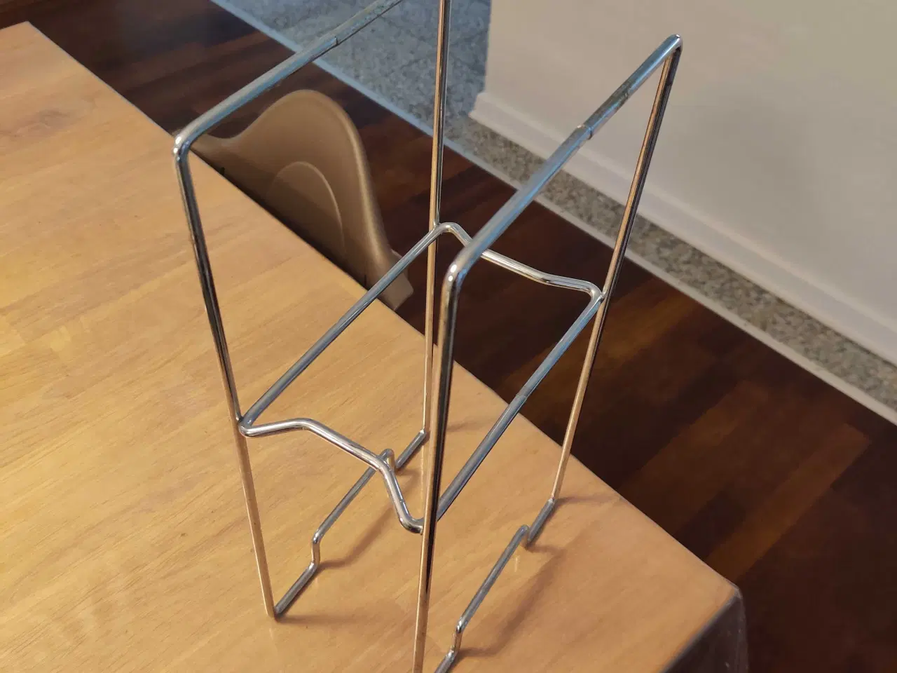 Billede 1 - Vin på karton holder / stativ