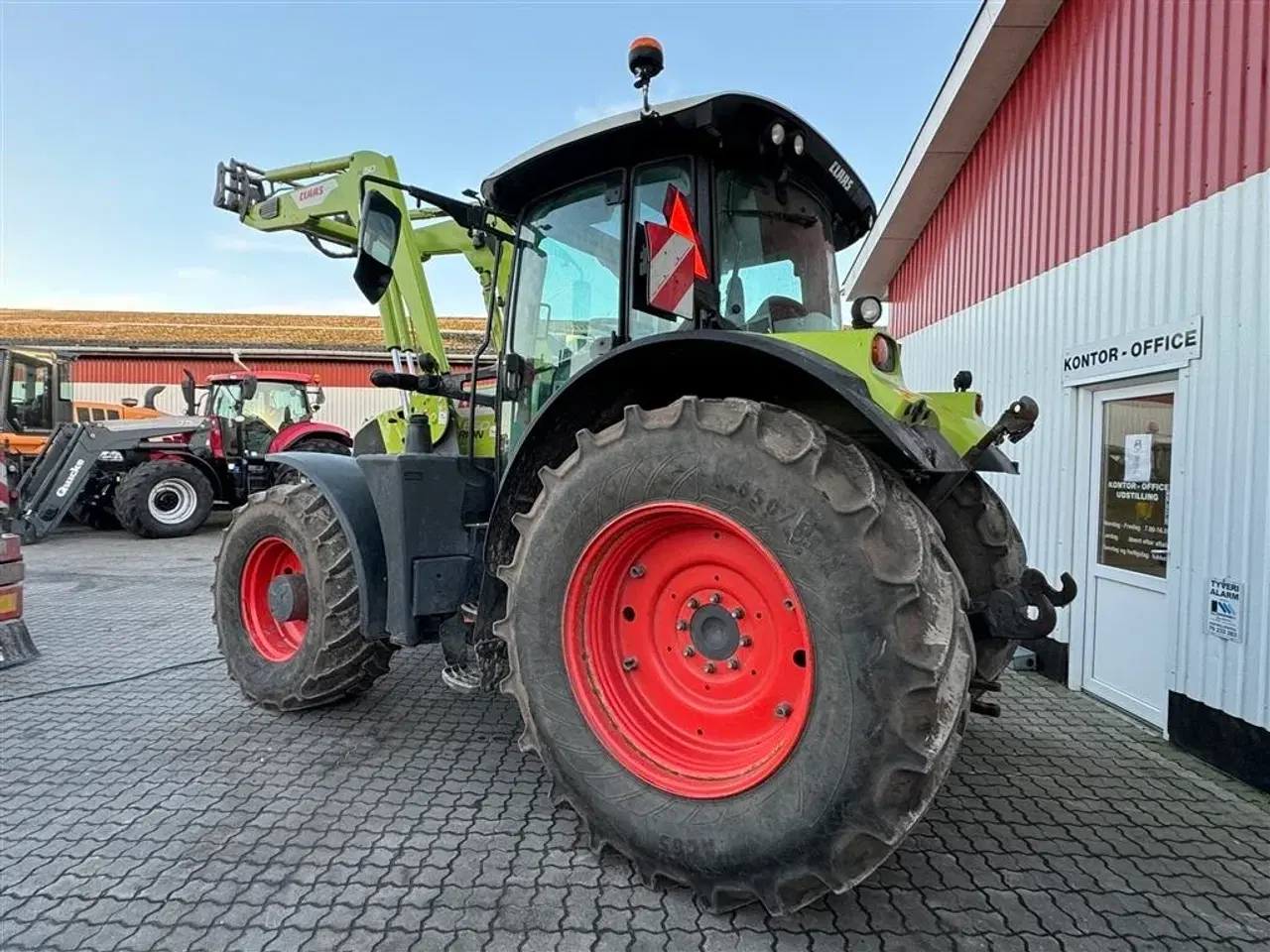 Billede 4 - CLAAS ARION 650 KUN 4600 TIMER OG FULD AFFJEDRING!