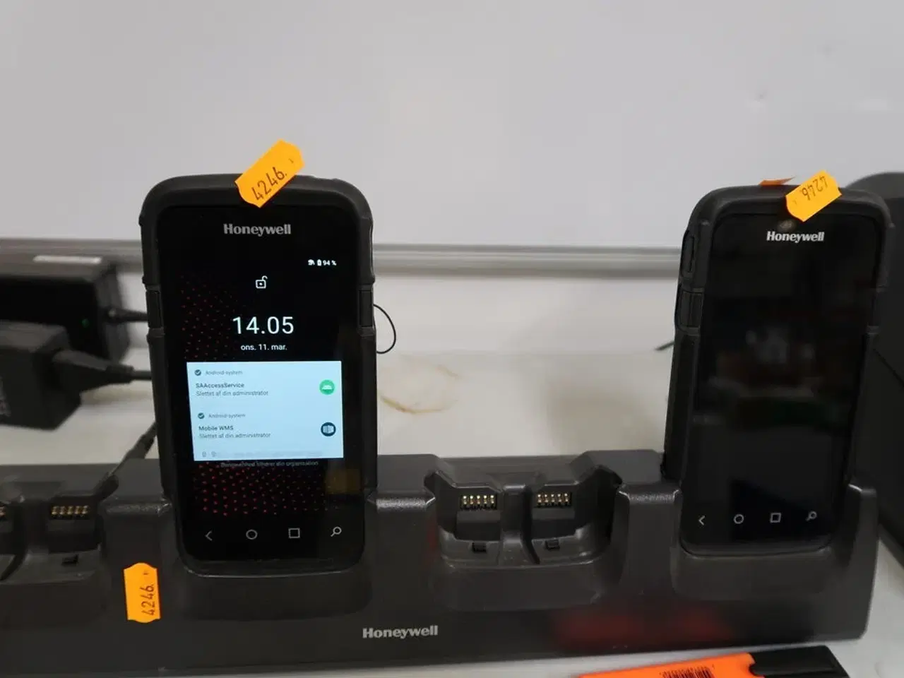 Billede 2 - 2 stk. håndterminaler HONEYWELL med lader
