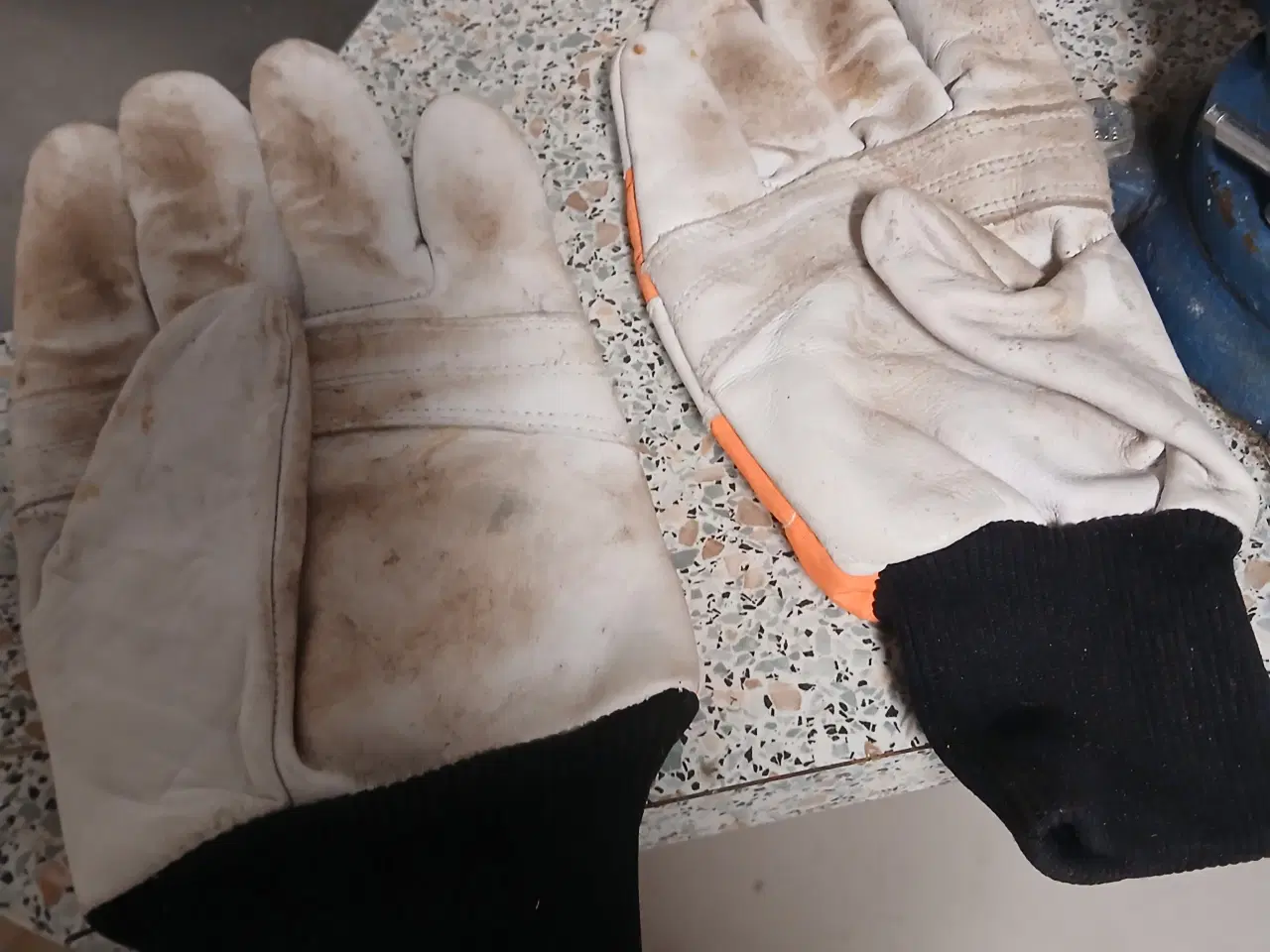 Billede 5 - stihl skærrebukser og støvler & handsker