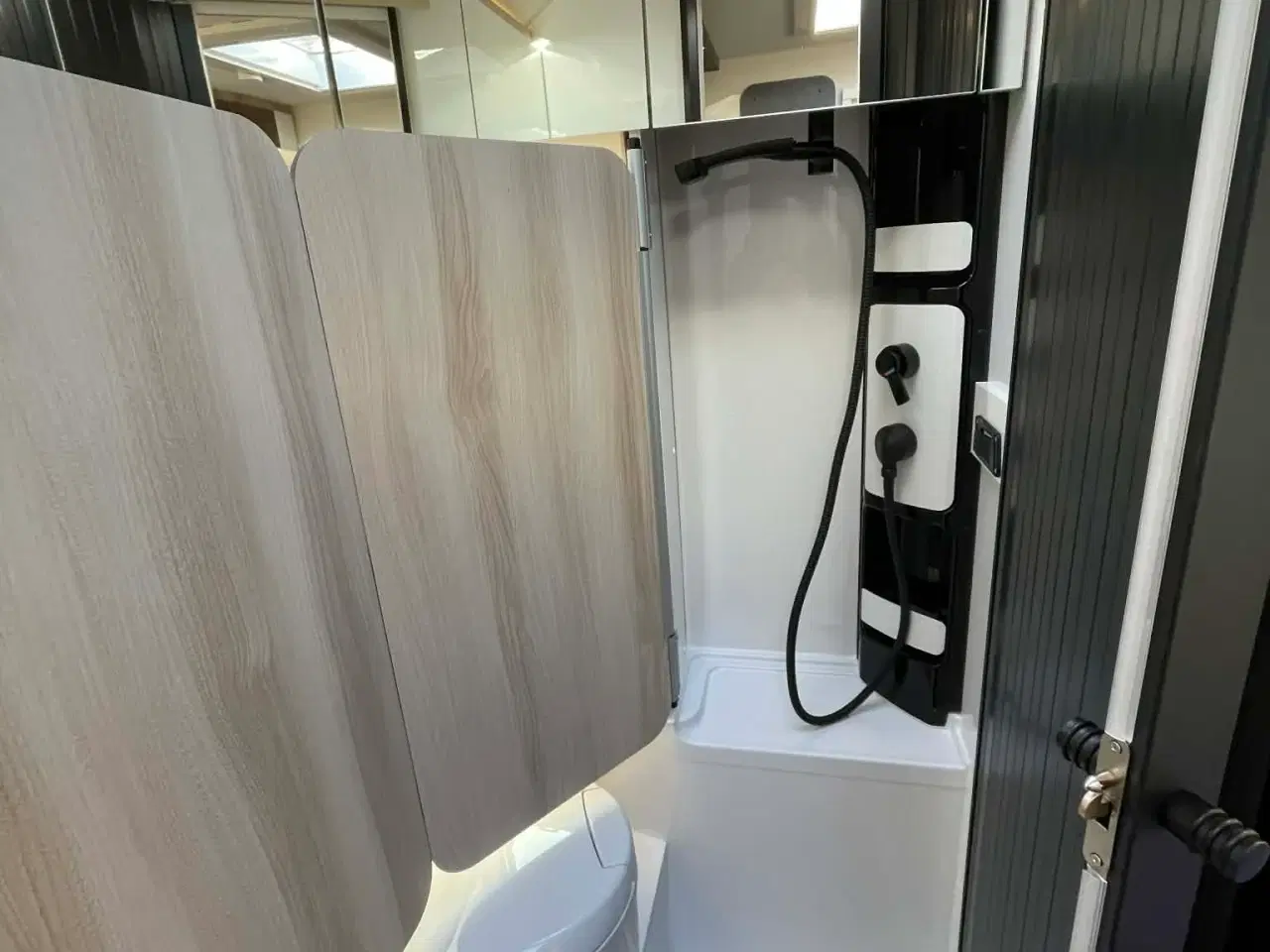 Billede 8 - 2026 - Hobby De Luxe 460 Sff DK Line