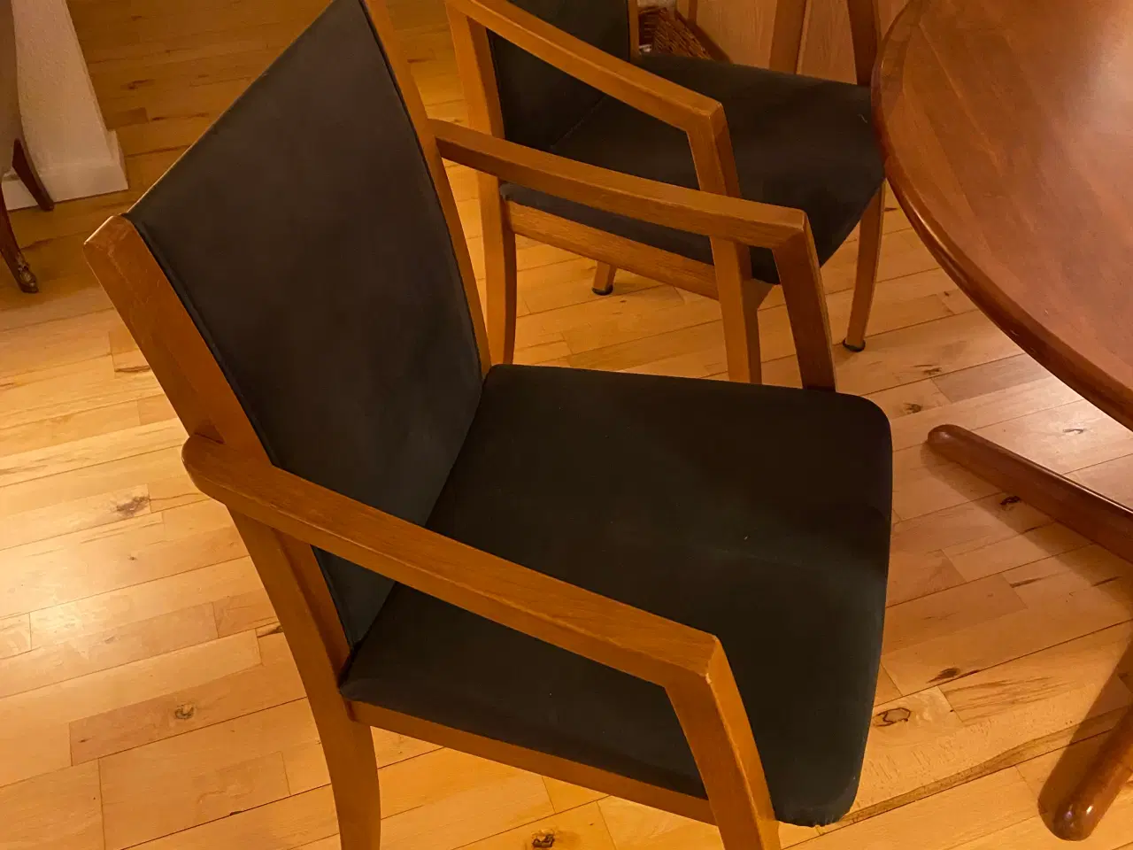 Billede 5 - Skovby rundt spisebord i kirsebærtræ