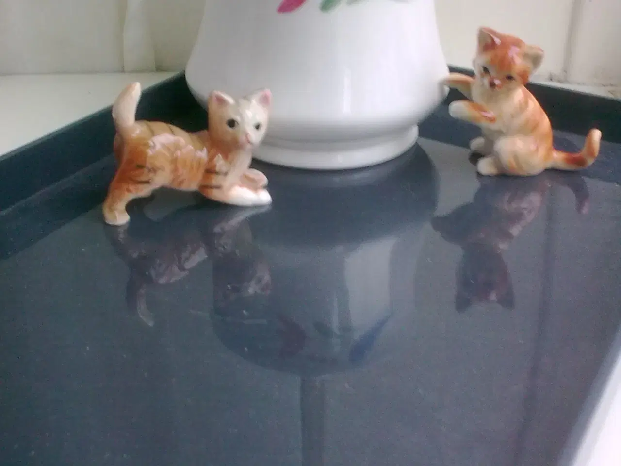 Billede 1 - Katte bakke m slikskål: plast, metal el. porcelæn