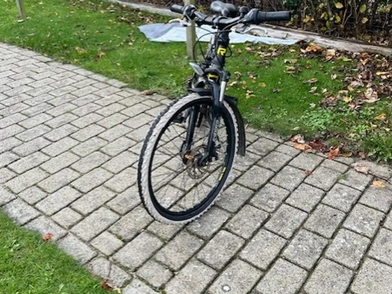 Billede 1 - Pæn og meget velholdt drenge cykel til salg,  